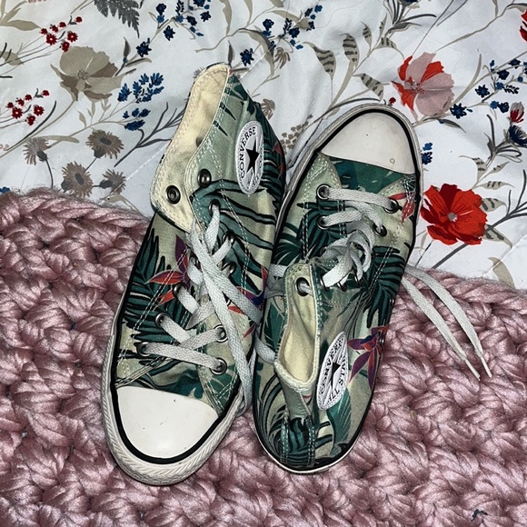 Jungle high top Converse! - Picture 2 of 4